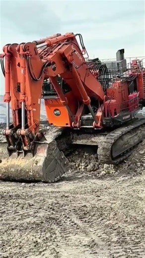 This Giant Excavator Does the Impossible 😱 | Heavy Machine in Extreme Action