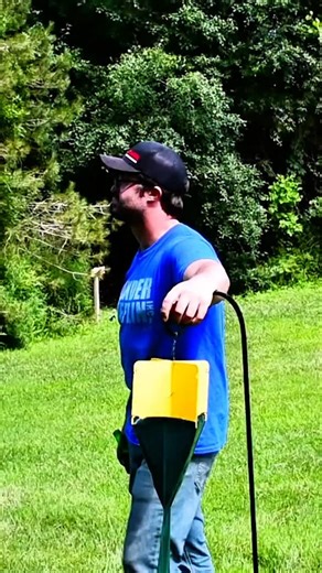 That’s my robin friend #insta #instalike #robin #tips #tricks #woods #trailerparkboys | Buzzed & Blazed