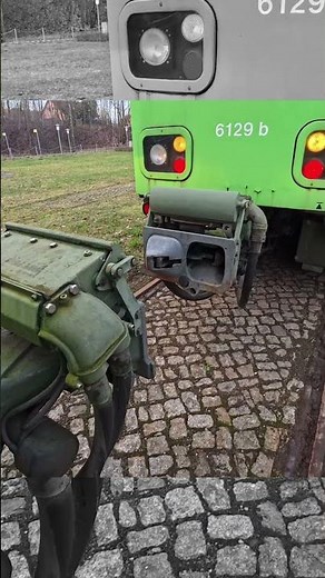 How do light rail vehicles couple? #scharfenberg coupling