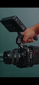 Unleash your cinematic expression 📸🎥 with the lightweight cage kit from #SmallRig. This versatile accessory enhances your camera setup by providing secure accessory mounting and reliable protection. Whether you're capturing breathtaking moments outdoors or in a studio setting, it ensures a comfortable handheld experience, allowing you to freely explore your creative journey. Bring your vision to life. Video by @falejandroc Gear List: ✅V Mount Battery Plate 2988 ✅NATO Top Handle（Lite） 3766 ✅Cag