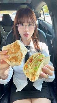 Trying Taco Bell’s NEW Gordita Crunch Duo! #tacobell #fastfood #foodreview #fastfoodreview #foodnews