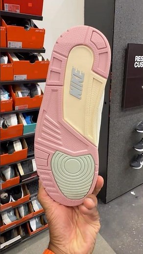 45% OFF Jordan Retros?! Nike is getting desperate! 😳