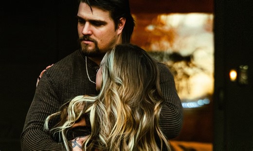 Gavin Adcock Tries To Mend A Broken Relationship In New Song “Loose Strings” | Whiskey Riff