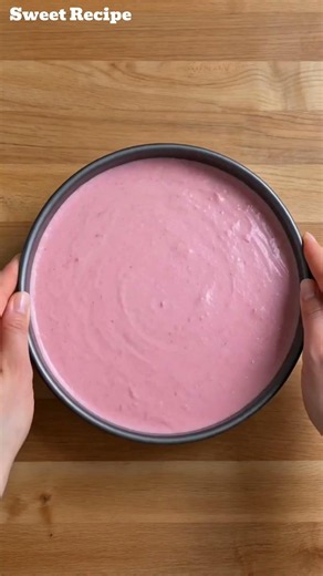 Strawberry Crunch Cheesecake #Cheesecake #StrawberryDessert #DessertRecipe #easydesserts