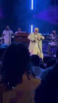 Maxwell sings Fortunate LIVE in Houston 2024 #maxwell