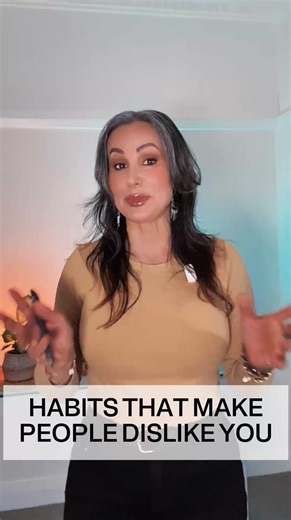 These are general body language insights. It can look different for neurodivergent people and that’s totally valid. I speak in patterns, not absolutes, with respect always. #bodylanguage #habits #psychologyfacts #communicationskills #socialskills | Liz Rose