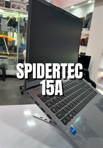 ¿Necesitas una laptop que te siga el ritmo? La Spidertec 15A es la aliada de las mujeres que no piden permiso para destacar. Ligera para tu bolso, potente para tu talento. ¡Visítanos en Factor Tech y llévate el poder para hacer brillar tu talento! 🧡 📍 Caracas, C.C. Metrocenter. #MujeresPoderosas #laptops #DiseñoGrafico #LaptopReview #8m💜
