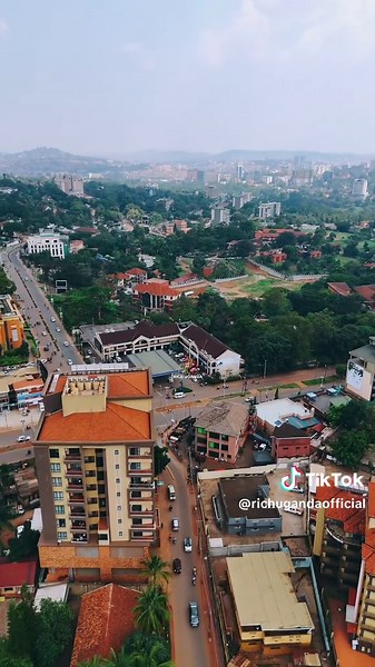 Kololo is a hill in Kampala, the largest city and capital of Uganda. The chief, suffering incarceration reportedly kept saying “kololo” which in Acholi means “on one's own” – from “kolo” which means “single”). He was lamenting that he had been left do die alone. #visituganda #richuganda🇺🇬 #kevinsb #richuganda🇺🇬 #ugandatourism #eventscoverage #uganda