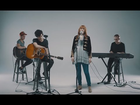 Kim Walker-Smith - Throne Room (Acoustic)