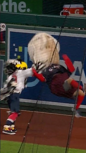RACING PRESIDENTS VS SLAPSHOT MASCOT FIGHT 🥊💥🦅⚾️🏒🇺🇸