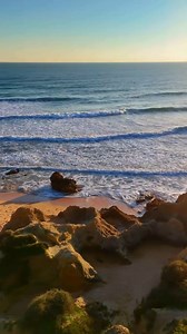 Uma vista única sobre a Praia das Galé! _ A unique view over Praia das Galé! _ Une vue unique sur Praia das Galé ! 🎥 Paulo SnowSkier Santos 🙏 #turismolbufeira #algarve #visitalbufeira #turismo #apalalbufeira #albufeira #albufeiraportugal #portugal | Visit Albufeira