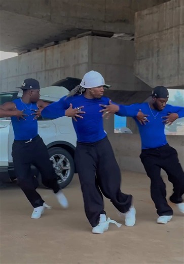 Okay enough of the steeze dancing 🫢Time to perform & burst some insane moves!🇬🇭 Tag the big steppers you wanna see on this ⚡️💙 W/: @Real OG Pappy @𝗦𝗨𝗣𝗔𝗦𝗧𝗔𝗥⭐️ DC: Me #TGIF #energetictymlez #tymzuniverse