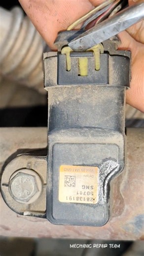 Mechanic Repair Team on Instagram: "Engine MAP sensor cleaning 👍😊"