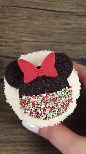 Minnie Mouse Christmas Cupcakes Tutorial
