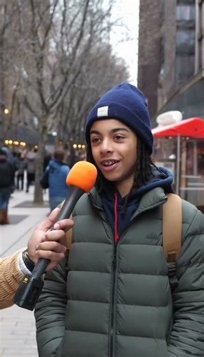 A pound of feathers or A POUND OF GOLD? #memepage #funny #viral