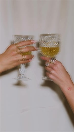 𝐌𝐬 𝐣𝐞𝐰𝐞𝐥𝐬 | Άλλη μια χρονιά μαζί. Πιο μαζί όμως , από κάθε άλλη χρονιά. Πολλά γέλια , χαρές , κάποιες στεναχώριες και κάποια νεύρα . Ολα μαζί , στο... | Instagram