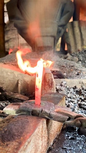 Part√771-ASMR/Blacksmithing Forging/a Nail. #blacksmithing #metalwork #