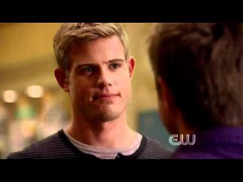 90210 - Teddy and Ian - Domino