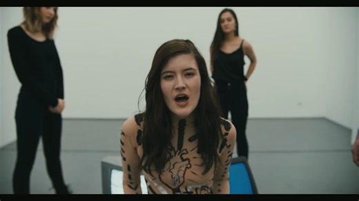 Madeline Juno - Automatisch (Official Music Video)