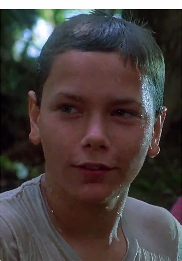 After director Rob Reiner screened the movie for Stephen King, he noticed that King was visibly shaking and wasn’t speaking. He left the room and upon his return, told Reiner that the movie was the best adaptation of his work he had ever seen. 🎥: #StandByMe