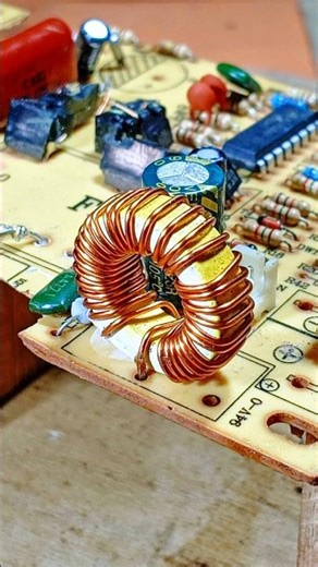 installing toroidal #pcb #component #electronic #shortvideo