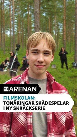 Vilse heter serien där 7 ungdomar från hela Svenskfinland har fått chansen att stå framför kameran. Under inspelningsveckan i Emsalö-skogarna i Borgå lärde de sig hur man filmar en tv-serie. I projektet Filmskolan har filmintresserade ungdomar fått bearbeta manus, planera och producera Yle Arenan-serien tillsammans med proffs i filmbranschen. #SvenskaYle #YleArenan | Svenska Yle