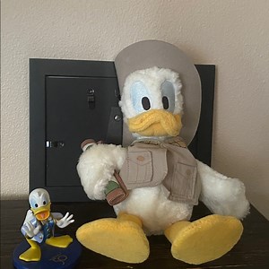Disney Safari Donald Duck Plush Toy & commemorative Disney anniversary figurine