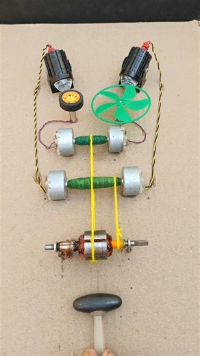 चुंबकीय की आकर्षण शक्ति से,मोटर आर्मेचर को घुमाना, धागा से 4 जनरेटर घूमाकर AC बिजली उत्पन्न Dc motor