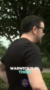 Ricky Gervais visiting Warwick Davis's trailer on the set of life's too short! 🎬🎥 #warwickdavis #rickygervais #funnyvideo #trendingvideo #bloopers | Mic Drop Comedy