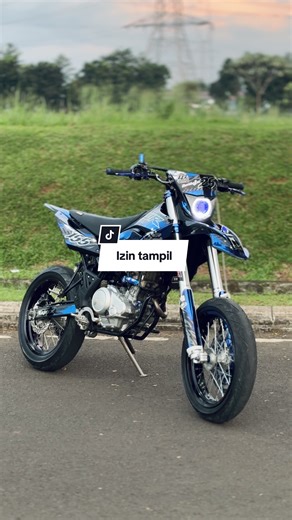 Review WR155 Supermoto: Performances & Features