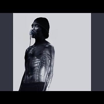 Luc Besson (feat. Lujipeka)