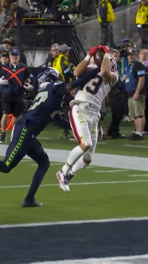 ペイトリオッツも反撃のタッチダウンで初得点💥 落としどころ💯ドレイク・メイのパス🏈 背面から来るボールに対するマック・ホリンズのレシーブ💯🙌 #SEAvsNE #SBLX #第60回スーパーボウル #NFLJapan | NFL Japan