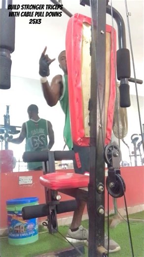 Build Stronger Triceps With Cable Pull Downs 25X3 #triceps #armday