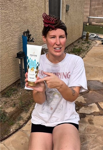 Washing my hair outside is probably one of the craziest parts of my hair care routine, but I will do whatever it takes to keep it healthy! Soft treated water makes my hair brittle, stringy, and dry so I avoid it at all costs, hence why I wash my hair outside 😅 I consider the type of water I use as a hair product, and this is what works for me. Thankfully I live in a warm area so doing this isn’t too bad during the wintertime 💗 #hairwashroutine #hairwashing #hairroutine #hairwashday #haircarero