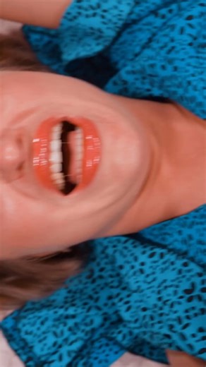 Deep tissue pain foot massage and chiropractic adjustment for Maria #footmassage #legmassage #legpain #deeptissuemassage #chiropractor #fbpost | Massage kingdom