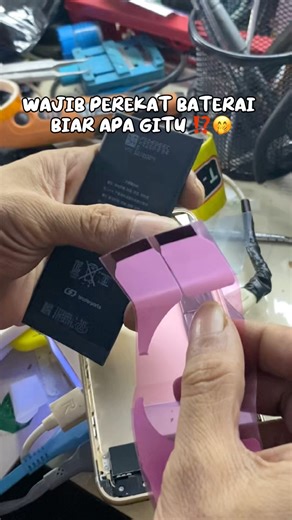 Ganti baterai iphone 7-plus, wajib perekat baterai 🤭 #caraservishp #baterai