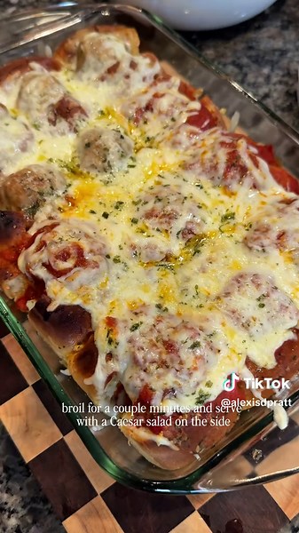 Easy Cheesy Meatball Sliders on Hawaiian Rolls