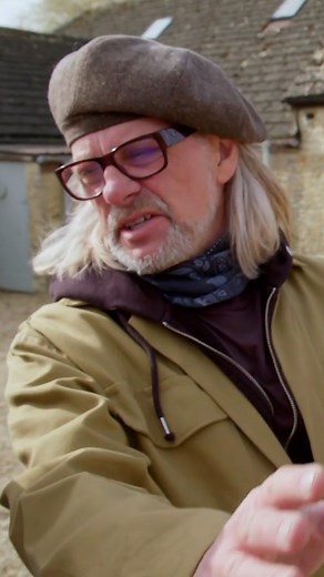 This JCB has seen better days! 😳 | Quest