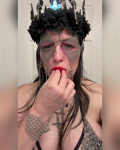 Lady Alice Eats an Eye - LIVE! #battle #livemusic #doom #fantasy #goth #metal #starwars #ghost #eyes