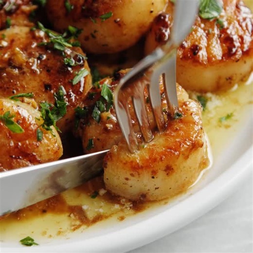 DAMN DELICIOUS on Instagram: "Lemon butter scallops! 🍋 With a super short 5-ingredient list, these scallops are so quick and easy to make, even for first-timers who have never cooked scallops before! Best of all, it's fancy, impressive and restaurant-quality right at home, perfect for a date night in (no reservations required). 🤵 LINK IN BIO. https://damndelicious.net/2015/03/14/lemon-butter-scallops/"