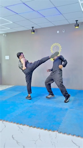 How to Land the Deadliest Question Mark Kick in 3 Steps 🇬🇧💥#martialarts#selfdefence#shorts #viral