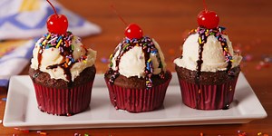 Ice Cream Sundae Cupcakes