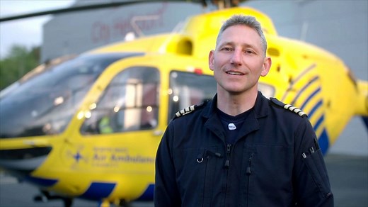 How to become a helicopter pilot: Lee's story - BBC Bitesize