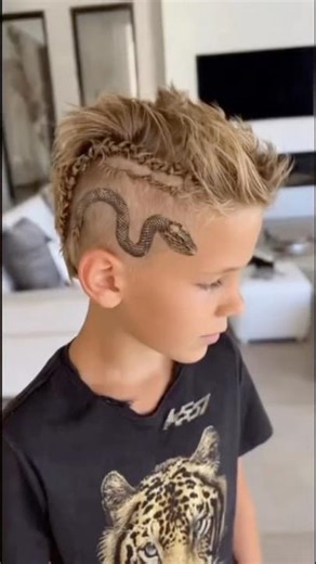 Snake Hair Art 🐍 | दुनिया का सबसे अनोखा हेयरस्टाइल? 😱 #shorts