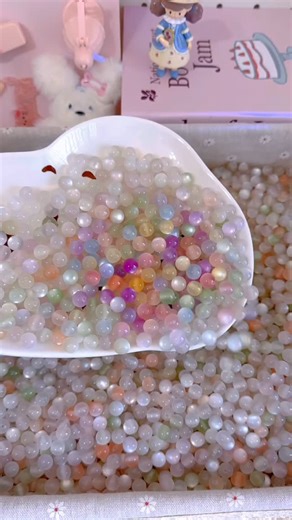 Cloud Diy on Instagram: "🎉🎉🎉10mm color-changing beads can be used to make bracelets, keychains, necklaces and other decorative items #beads #charm #diybracelet #diyresin #keychains"