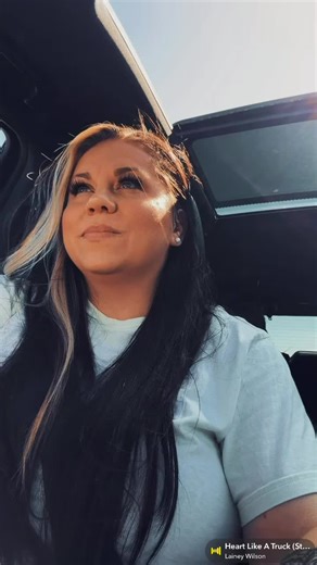 The way you carry yourself quietly shapes the life that finds its way to you. When you walk through life with self-respect, grace, and intention, you begin to attract everything that was always meant for you. Not because you chased it, begged for it, or forced it… but because your energy made space for it. Carry yourself in a way that makes you proud of the life you’re building. Wake up each day choosing growth, choosing peace, choosing to become a woman who honors her own worth. The kind of wom