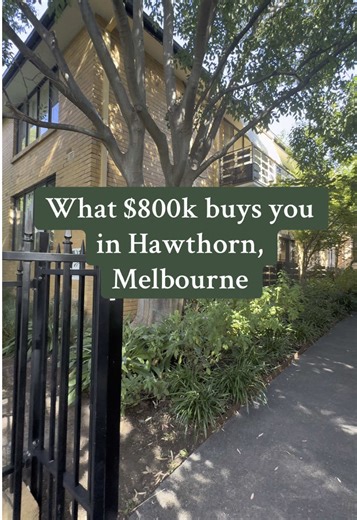 Stunning 1960s Melbourne Apartment with Modern Upgrades