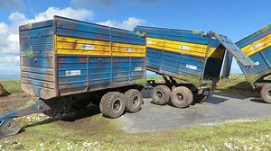 National Minitrac TV: Recently we have been enjoying silage season with Robert Mcconaghy and Gamble Bros agricultural contractors . Here at Muddyfarm Models we just love these 'Weathered' Kane Classic Trailers. (Please note that these trailers are 1:32 scale ) You can find them on our website at this link: https://www.muddyfarmmodels.com/product_details.php?selID=KCT 01&selDEPT=9&selFORMAT=Dirtied | Muddyfarm Models