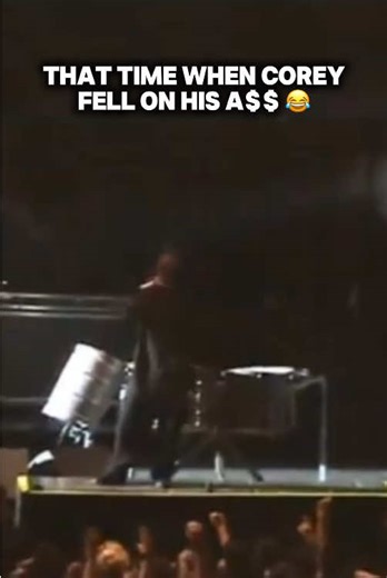 Poor Corey 😂. Make sure to follow for more Corey Taylor videos!♥️ #coreytaylor #slipknot #cmft #StoneSour #CoreyTaylorFans