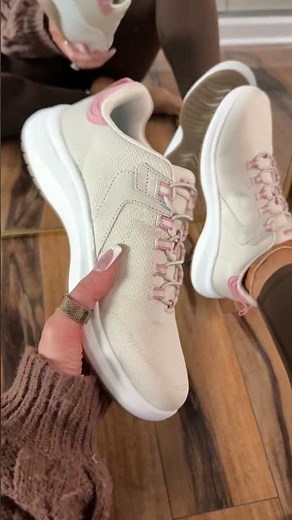 Dr. Scholl’s Feel at Ease Sneakers Review: The Best 2026 Orthopedic & Lightweight All-Day Comfort